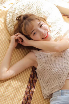 双胞胎姐妹齐上阵许多人物